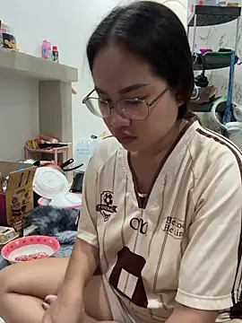 Ponthip online show from 05-06-26, 08:24