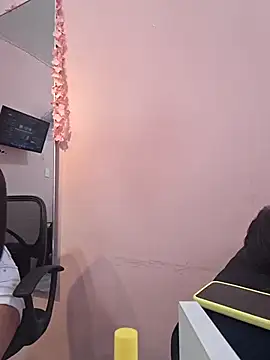 jade03  online show from 06-19-26, 05:52