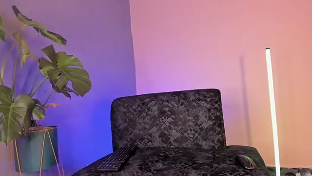 BellaDuval   online show from 02-02-26, 09:03