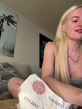 blondebunny999 999 online show from 05-08-26, 10:13
