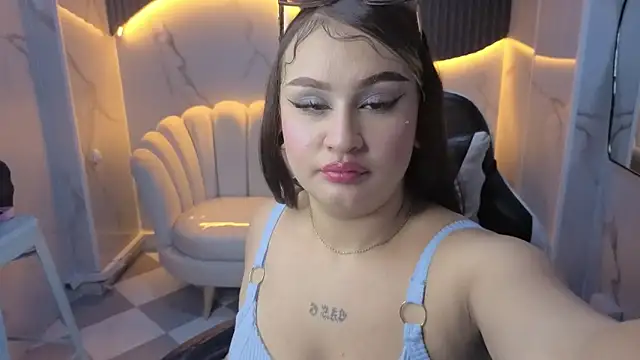 Clhoe b online show from 01-14-26, 08:34