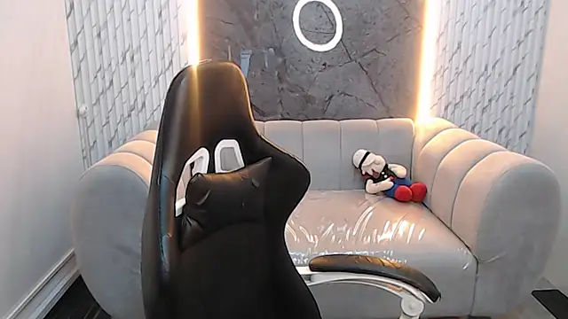 Clhoe b online show from 01-16-26, 07:51