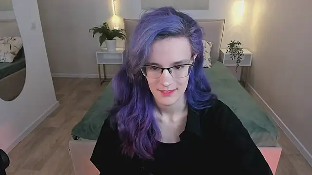 Snapshot of AuraLaunni chatting on 06-27-26, 07:36 AuraLaunni online show from 06-27-26, 07:36