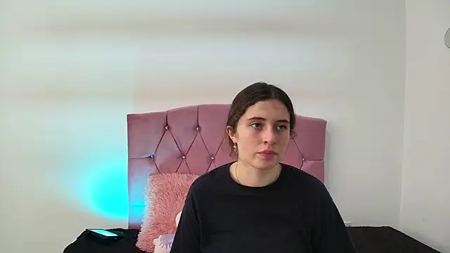 Snapshot of Cherry_Boomxx chatting on 02-24-26, 05:58 Cherry Boomxx online show from 02-24-26, 05:58