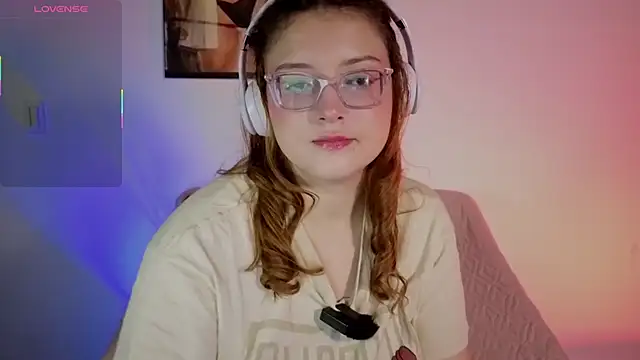 Snapshot of Mia_Franklyn chatting on 04-28-26, 01:04 Mia Franklyn online show from 04-28-26, 01:04