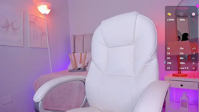 your alina18 online show from 03-23-26, 12:22