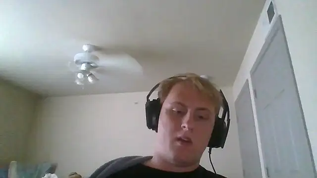 Snapshot of dsommers23 chatting on 07-21-26, 01:23 dsommers23 online show from 07-21-26, 01:23