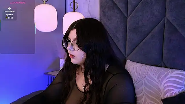 Snapshot of Siena_aa chatting on 02-15-26, 01:54 Siena aa online show from 02-15-26, 01:54