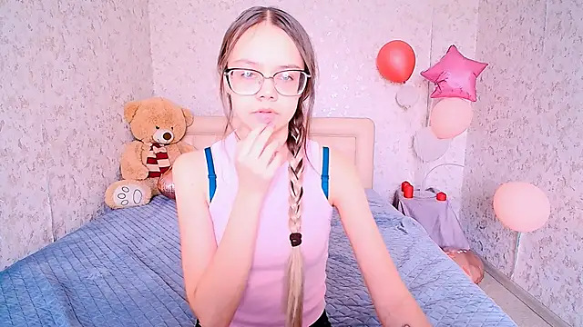 LolliStrawberry online show from 03-06-26, 07:47