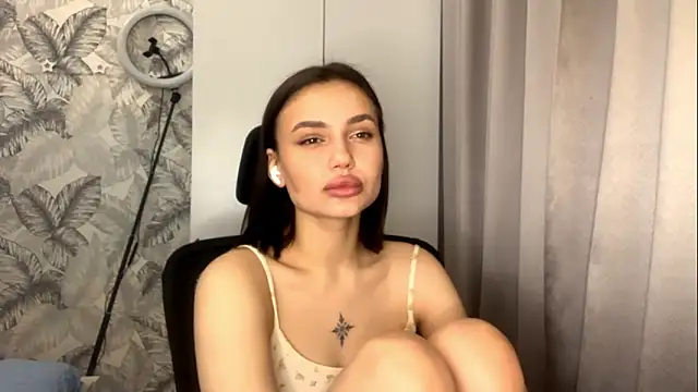 LuciaBanga online show from 02-13-26, 10:26