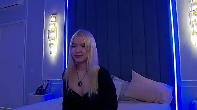 Snapshot of KimmyFlare chatting on 01-13-26, 01:37 KimmyFlare online show from 01-13-26, 01:37