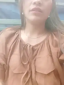 Snapshot of jjennyyy chatting on 02-14-26, 08:25 jjennyyy online show from 02-14-26, 08:25