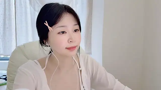 Snapshot of Onefiona chatting on 07-18-26, 07:06 Onefiona online show from 07-18-26, 07:06