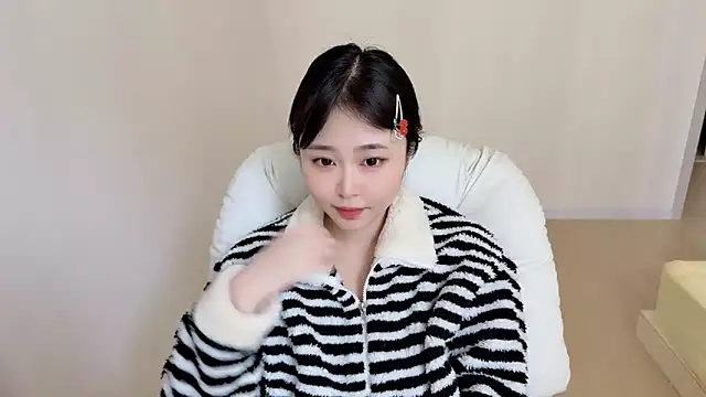 Onefiona online show from 04-13-26, 04:49