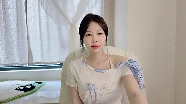 Snapshot of Onefiona chatting on 07-22-26, 06:26 Onefiona online show from 07-22-26, 06:26