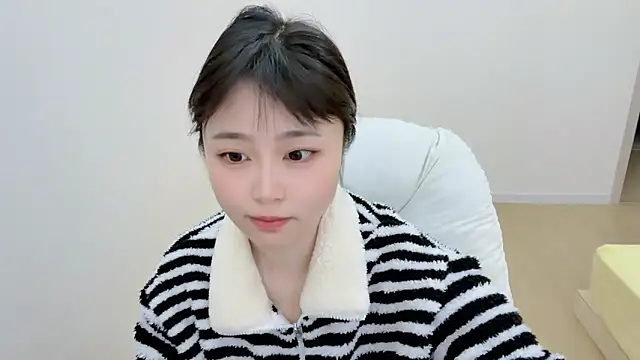 Onefiona online show from 04-15-26, 06:52