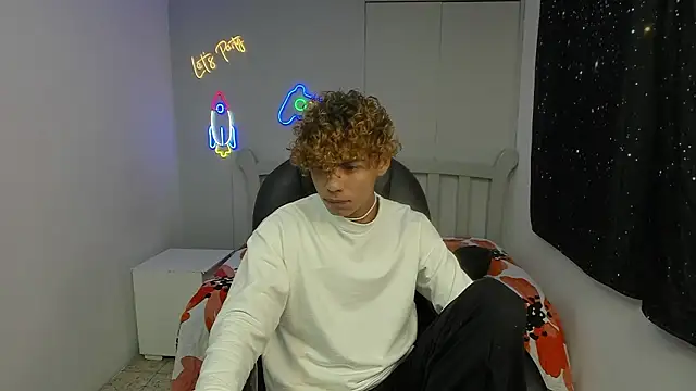 Anyelo Twink online show from 02-02-26, 08:19