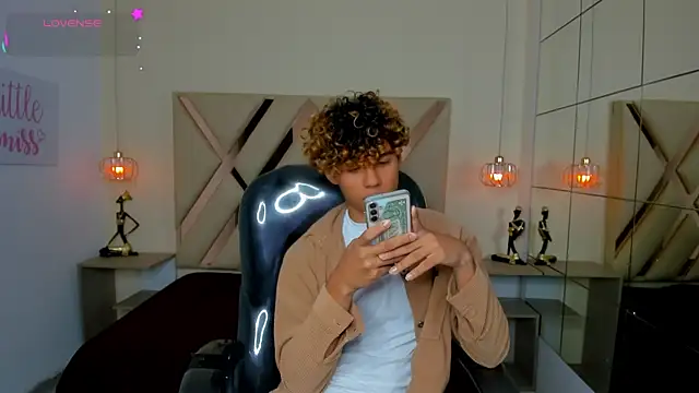 Anyelo Twink online show from 07-06-26, 04:30
