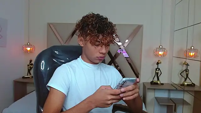 Anyelo Twink online show from 03-26-26, 04:44