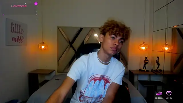 Anyelo Twink online show from 07-26-26, 04:08