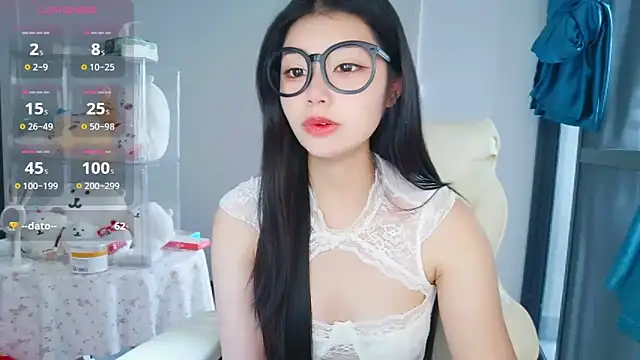 -XiaoYu-777 online show from 04-11-26, 07:45