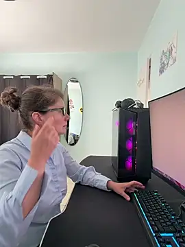 Faucettes online show from 03-31-26, 08:38