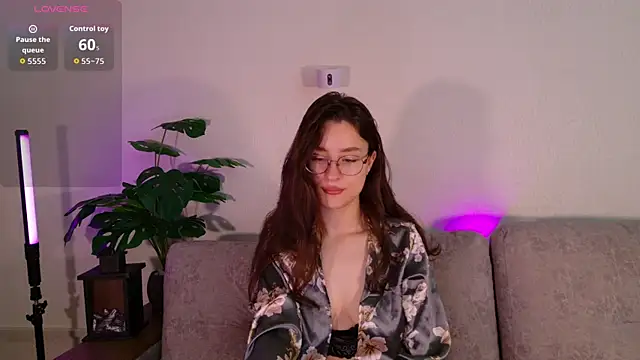classy     online show from 06-15-26, 04:17