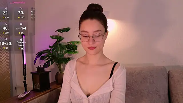 Snapshot of classy____ chatting on 06-02-26, 03:01 classy online show from 06-02-26, 03:01
