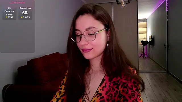 Snapshot of classy____ chatting on 04-26-26, 01:19 classy online show from 04-26-26, 01:19