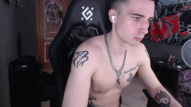 Snapshot of Jack_loveeee chatting on 05-06-26, 09:57 Jack loveeee online show from 05-06-26, 09:57