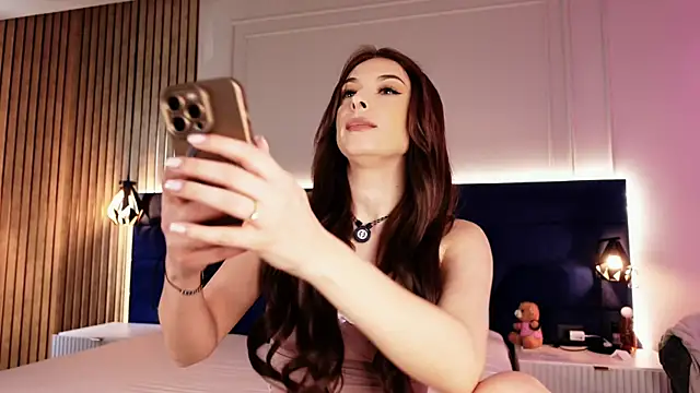 KylieeV online show from 04-18-26, 09:11