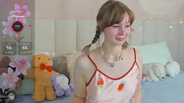 Snapshot of AdeleSilvy chatting on 06-26-26, 01:44 AdeleSilvy online show from 06-26-26, 01:44