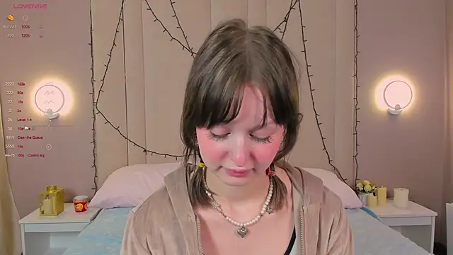 Snapshot of AdeleSilvy chatting on 06-15-26, 01:39 AdeleSilvy online show from 06-15-26, 01:39