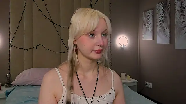 AdeleSilvy online show from 02-19-26, 01:57