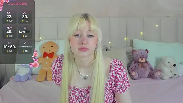 Snapshot of AdeleSilvy chatting on 06-06-26, 01:44 AdeleSilvy online show from 06-06-26, 01:44
