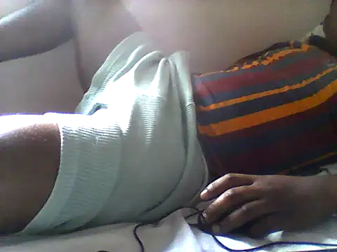 Snapshot of handsomeguy02 chatting on 06-29-26, 01:00 handsomeguy02 online show from 06-29-26, 01:00