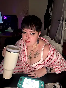 XCurvy QuinnX online show from 01-17-26, 05:16