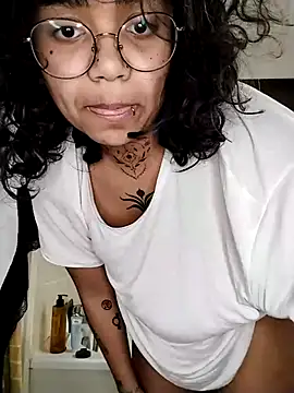 Snapshot of therealsun8 chatting on 02-03-26, 07:02 therealsun8 online show from 02-03-26, 07:02