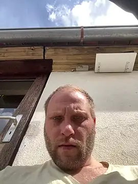 Hamsterdich online show from 05-17-26, 01:55