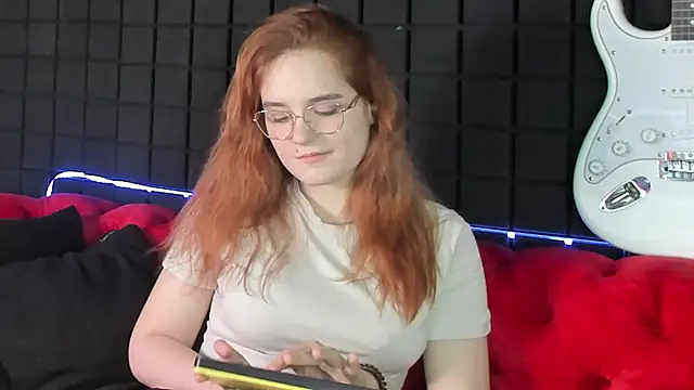 Snapshot of AmyRoy chatting on 02-09-26, 03:32 AmyRoy online show from 02-09-26, 03:32