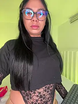 Snapshot of Little_Lexyy chatting on 06-12-26, 04:54 Little Lexyy online show from 06-12-26, 04:54
