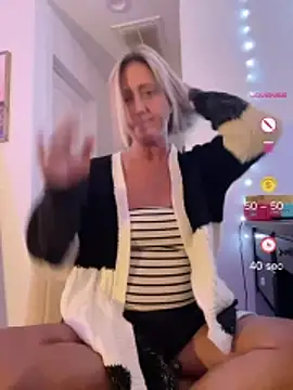 FoxyMillie online show from 06-19-26, 01:00