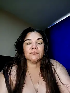 Snapshot of lee_hot chatting on 01-12-26, 06:58 lee hot online show from 01-12-26, 06:58