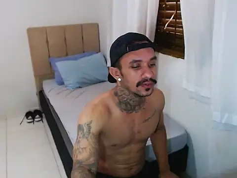 Snapshot of lipegonzalezz chatting on 02-11-26, 11:43 lipegonzalezz online show from 02-11-26, 11:43