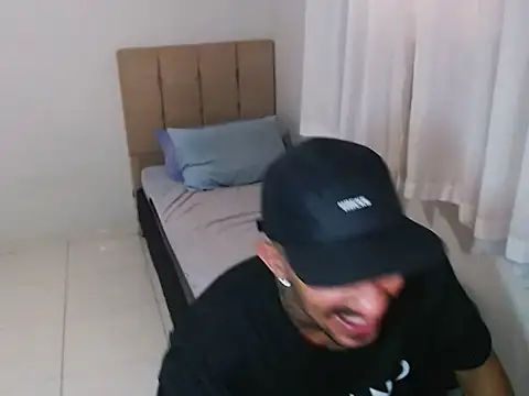 Snapshot of lipegonzalezz chatting on 02-12-26, 03:23 lipegonzalezz online show from 02-12-26, 03:23