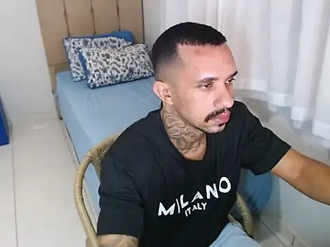 Snapshot of lipegonzalezz chatting on 02-26-26, 02:17 lipegonzalezz online show from 02-26-26, 02:17