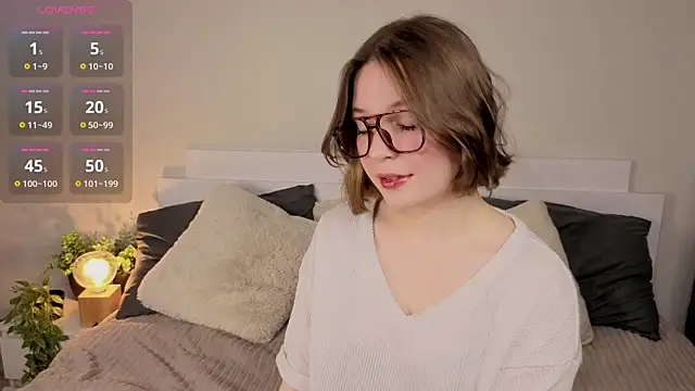 Next2Marie online show from 04-30-26, 04:52