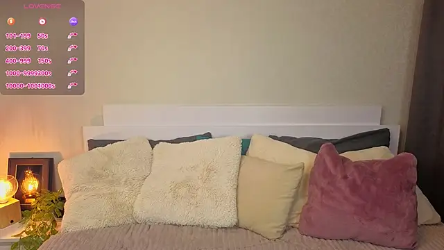 Snapshot of Next2Marie chatting on 03-01-26, 06:13 Next2Marie online show from 03-01-26, 06:13