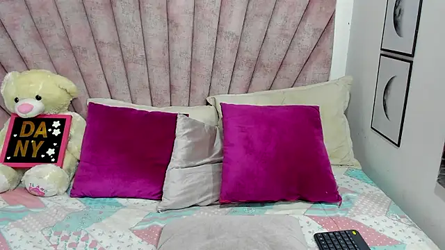 danibellucii  online show from 02-25-26, 03:40