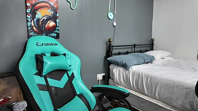 l-laross online show from 05-11-26, 12:06